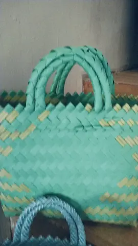 tas lurik ukuran kecil nih bisa langsung kepoin produknya ya teman teman  #gajiansale #promoguncang88 #fouryoupage #tasparcellebaran #parcellebaran #promomakangajian 