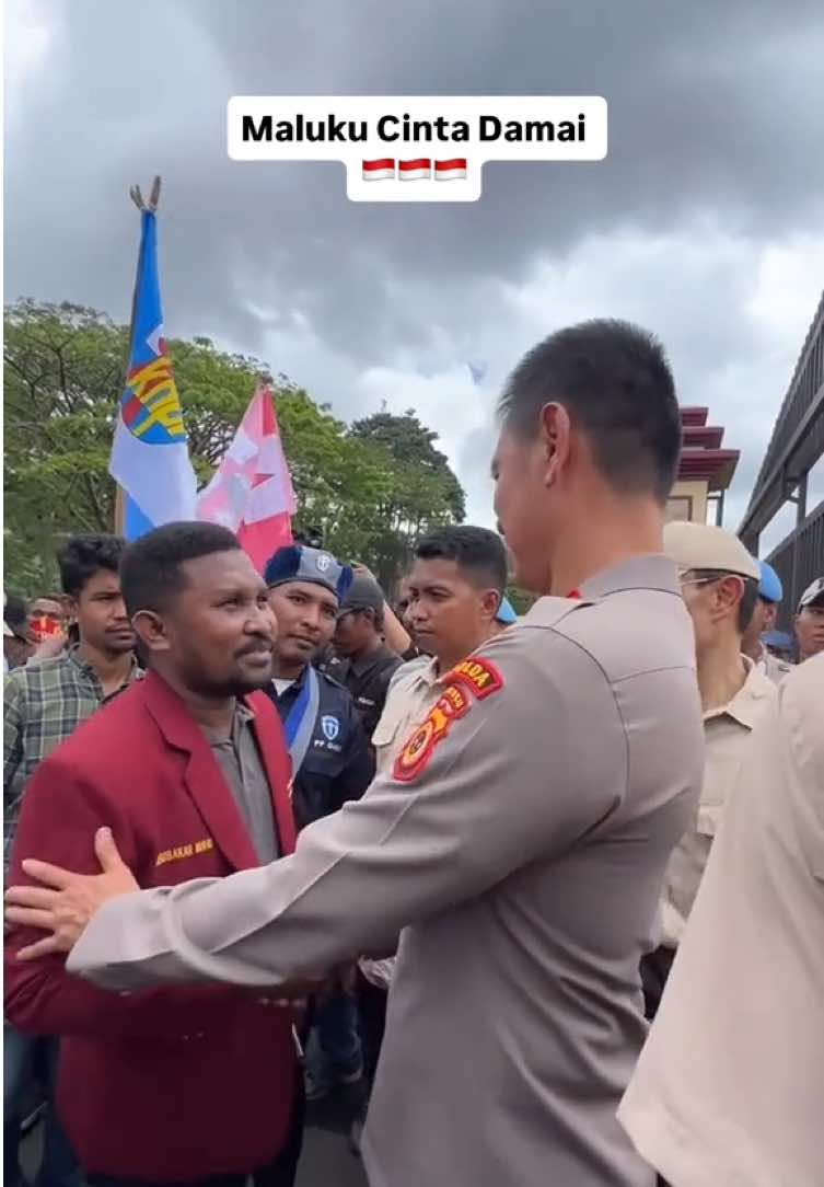 sehat sehat buat bapak Kapolda Maluku , kantong Cinta damai 🤍🇲🇨 😇 #maluku_ambon #Ambon #kotaambon #ambontiktok #ambonpride🏝🔥 #malukupride🏝🔥 #ambonmanise #fyp #poldamaluku 