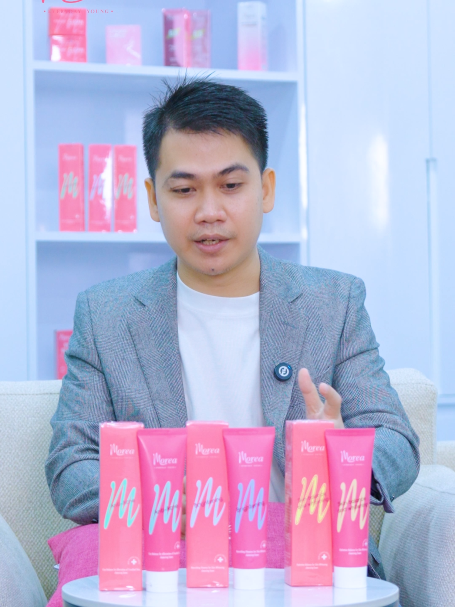 ហ្វូមលាងមុខម៉ូរៀ ប្រេនខ្មែរ🇰🇭 ផលិតនៅប្រទេសកូរ៉េ 🇰🇷 មានលក់ជាអន្តរជាតិ 🥰 ចង់ប្តូរឈប់ប្រើហ្វូមលាងមុខសៀម អាចប្រើម៉ូរៀបាន ធានាគុណភាពខ្ពស់ ប្រើប្រាស់ដោយទំនុកចិត្តមានលក់គ្រប់ទីផ្សារទាំងអស់ទូទាំងប្រទេស។  #MoreaFoam  #ប្រេនកូនខ្មែរ #KhmerBrand