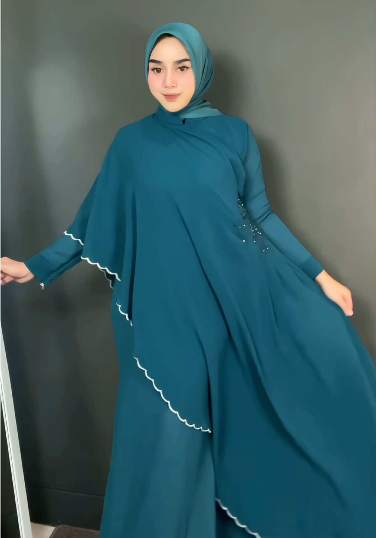 Cakeepnya ooyy😍 #fyp #dress #dresskondangan #dresslebaran #outfitlebaran 