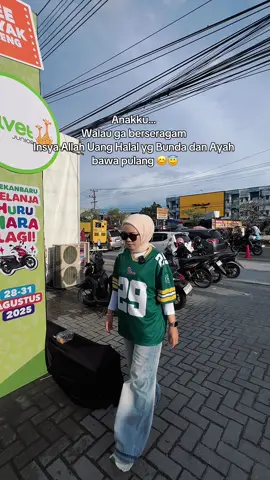 Insya Allah nak ,Bunda Pastikan semua Makaanan yg kalian terima bukan Hak orang lain ..  Gpp yah Bunda dan Ayah Ga punya seragam ga punya Gaji tetap tapi Insya Allah kami usahakan yg terbaik untuk kalian 😇 #enterpreneur #businessowner #pedagang #berdagang #usaha 