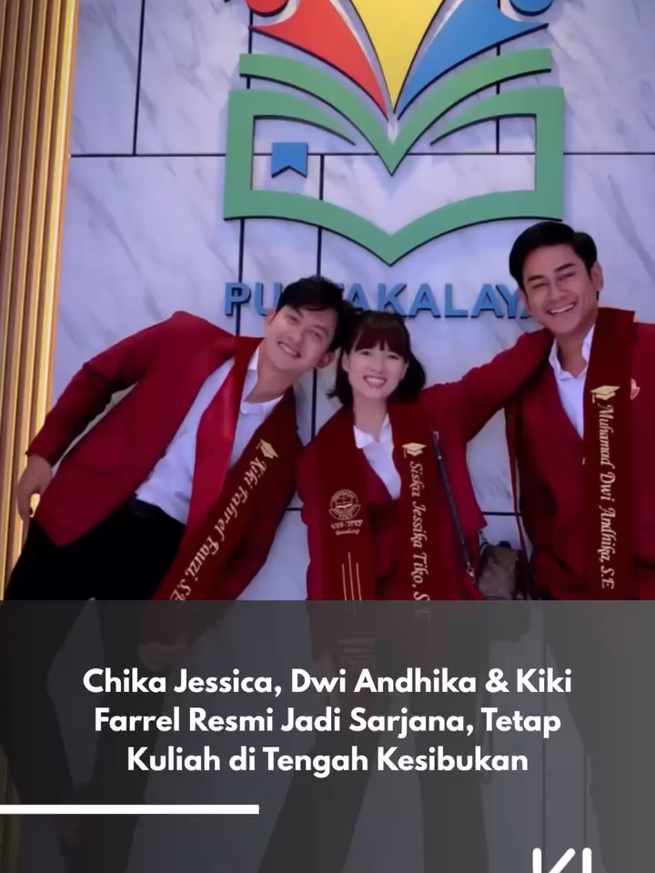 Chika Jessica Resmi Jadi Sarjana Bareng Dwi Andhika dan Kiki Farrel, Konsisten Kuliah meski Sibuk Kerja Yuk, update terus berita terbaru tentang selebriti hanya di KapanLagi! Kalau bukan sekarang, KapanLagi? Join WA channel KapanLagi >> bit.ly/WAchannelKapanlagi #chikajessica #kapanlagi #kapanlagihariini #kapanlagiwhatshot #klsocmed