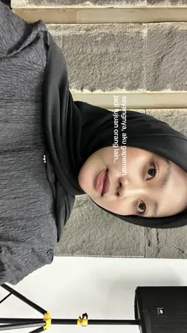 mereka hanya mampir bukan singgah