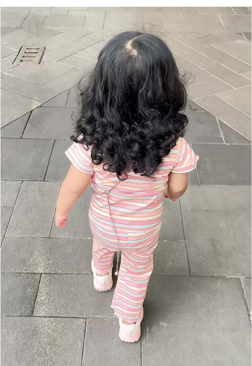 Outfit yang dipake lula sekarang super nyaman 🤍🎀 #ootdanak #ootdanakperempuan #inspirasioutfit #setelananak 