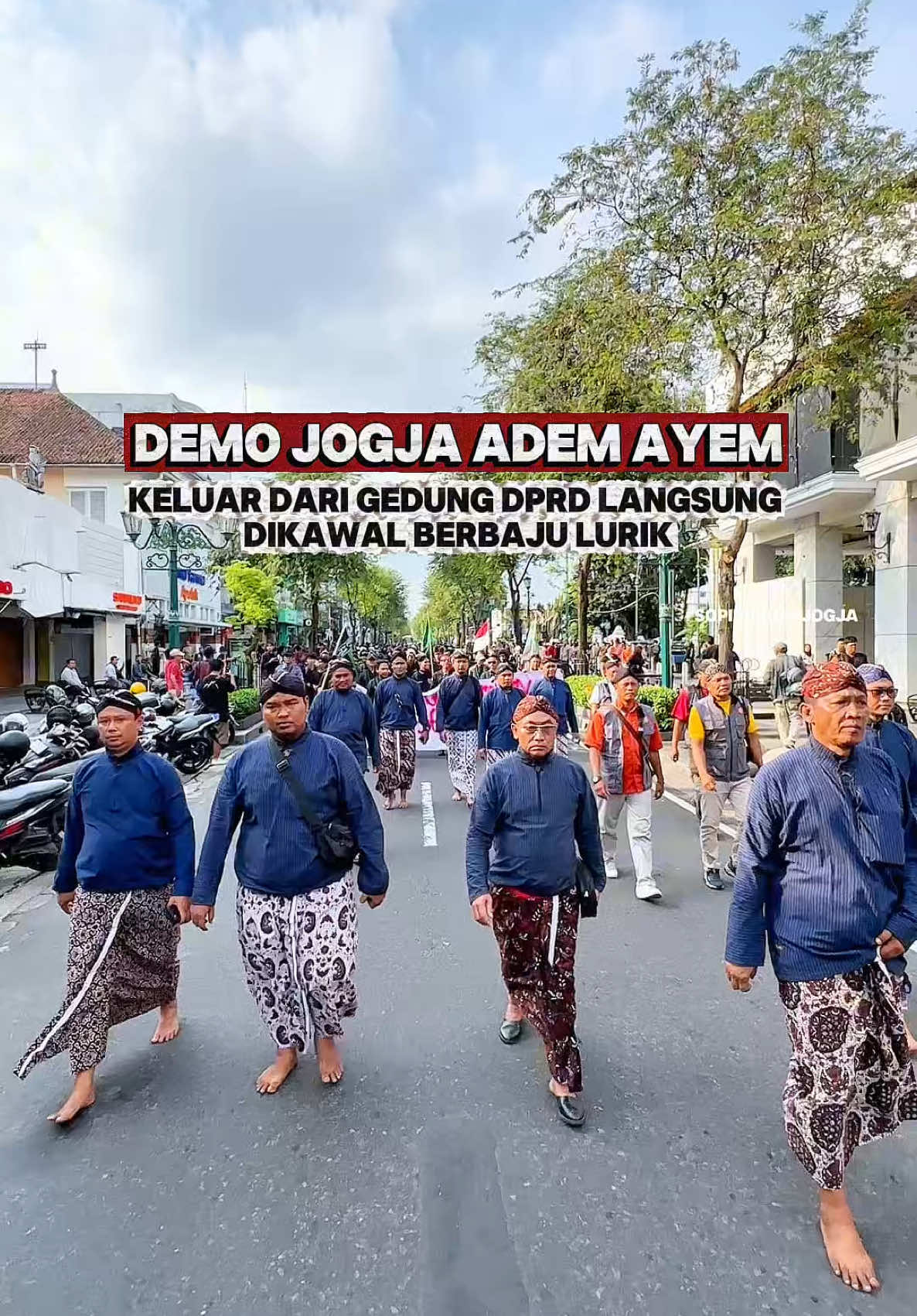 MENARIK! Pemandangan Aksi Demo di Jogja bikin hati ayem dan tentrem, tujuannya satu, pesan tersampaikan! #aksidamaijogja2025 #jogjaistimewa #jogjainfo #merapiuncover 