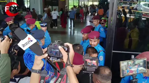 मेयर हर्क साम्पाङ श्रमको पिता काठमाडौं त्रिभुवन बिमान स्थलमा आइपुग्दा🇳🇵❤️🙏❤️@Harka Sampang A Revolution 