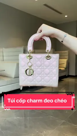 Túi xách nữ, túi đeo chéo, túi kèm charm size20 ngăn to đựng nhiều đồ 🥰 #bagin #mieustore #reviewtuixach #tuithoitrang #tuideocheo 