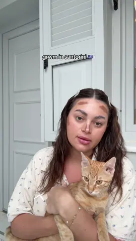 grwm with me and my pets in santorini 🇬🇷 #grwm #getreadywithme #santorini #greece 
