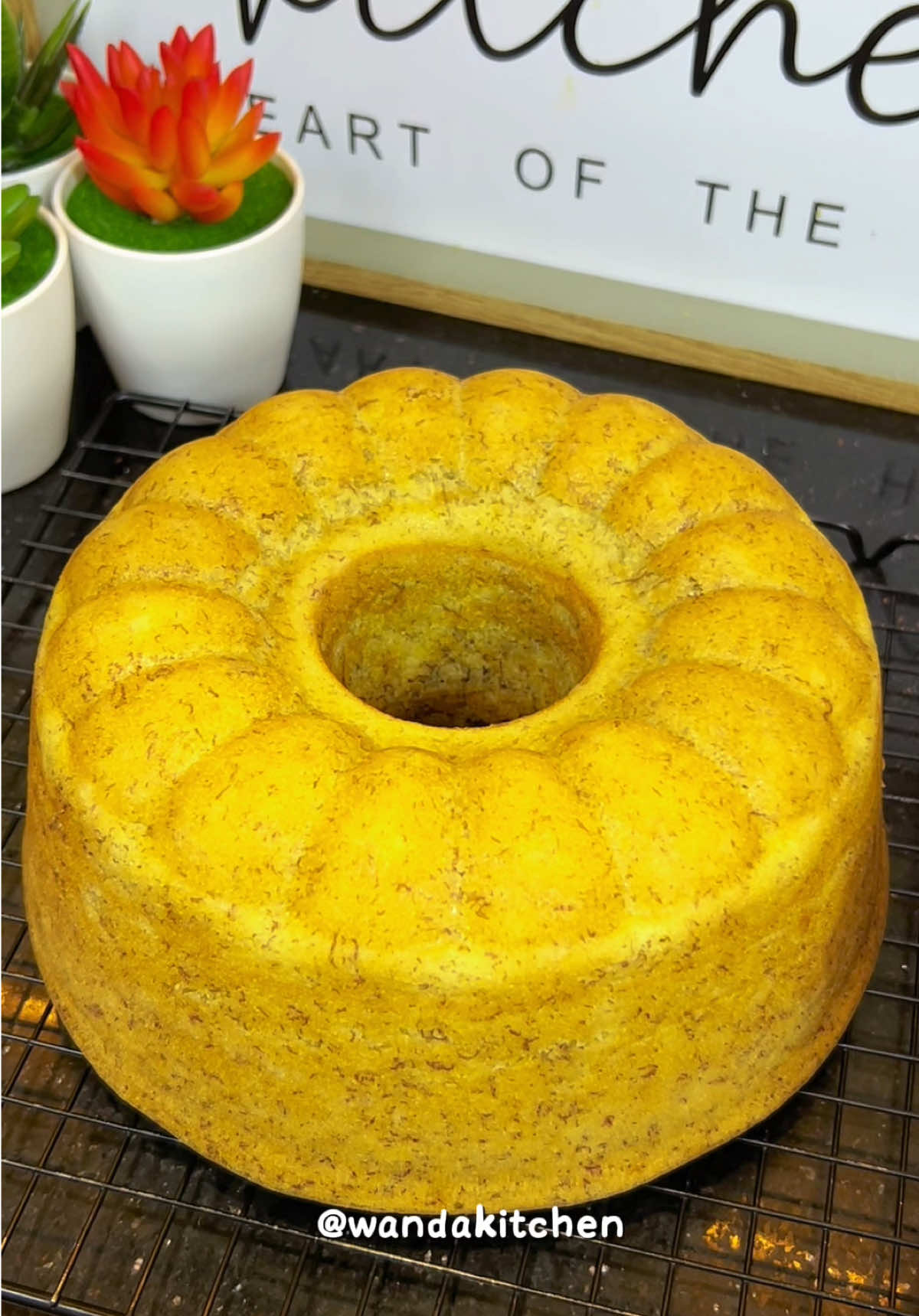 Bolu pisang super gembul anti gagal dan berserat sempurna !! #bolupisang #idejualan #resepkue #resepmudah #wandakitchen 