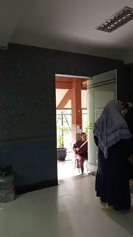 motivator tunanetra siap berbagi materi manajemen karakter dengan siswa-siswi SMAN 32 Jakarta