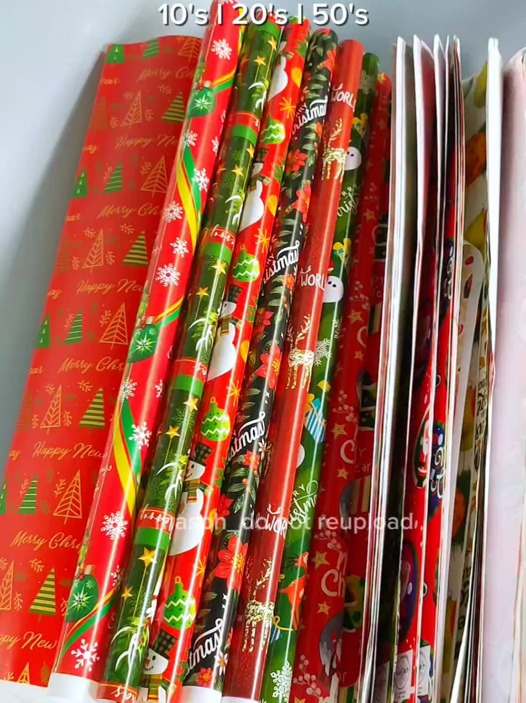 Christmas gift wrapper glossy paper makapal high quality  #giftwrapper #giftwrap #christmasgiftwrapper #giftwrapping 