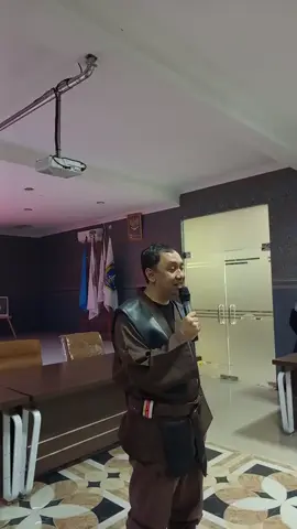 motivator tunanetra memperkenalkan berbagai profesi kepada siswa-siswi kelas 12 SMAN 32 Jakarta