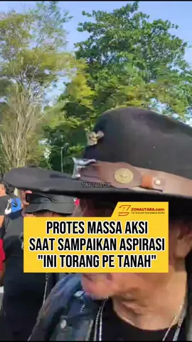 Protes massa aksi saat sampaikan aspirasi di DPRD Sulut, pada Senin (1/9/2025). #demodprd #dprdsulut 