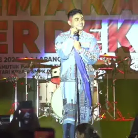 aduh man atambua ini, bucin kali yaa 🤭🫠🫨 #vanessazee #pichekota #fanbase #pichevanessa #pichessa #sweetmoment 