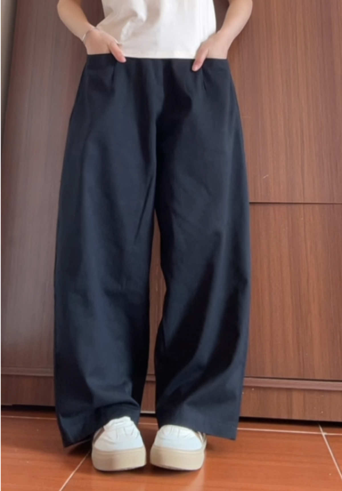 Quần kaki dễ mặc nha mấy bà mua ngay kẻo hết ạ #xuhuongtiktok #reviewquanao #quanjeanongrong #trending #quanongrong 