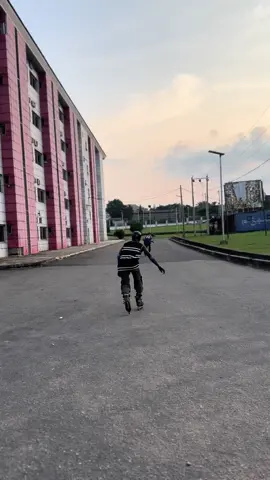 Skate 🛼🛹 #skate #rollerblade #skating 