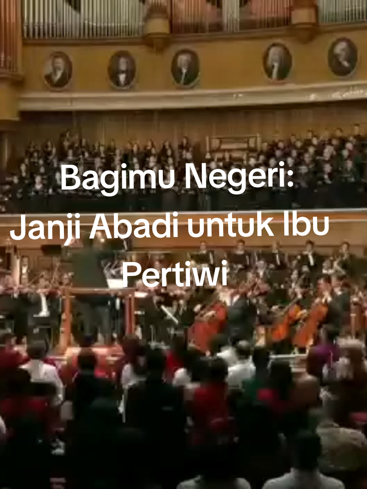Lagu Bagimu Negeri bukan sekadar nyanyian, melainkan sumpah hidup rakyat Indonesia kepada tanah air tercinta. Setiap baitnya menggugah kesadaran bahwa negeri ini bukan hanya tempat lahir, tetapi rumah abadi yang harus selalu dirindukan dan dibela. Lirik sederhana namun penuh makna ini mengajarkan bahwa karya, tenaga, hingga jiwa adalah persembahan tertinggi bagi Indonesia. Lagu ini lahir dari semangat perjuangan, ketika bangsa ini berdiri di tengah keterbatasan, namun tak pernah kehilangan tekad untuk meraih kemerdekaan dan menjaganya. Menyanyikan Bagimu Negeri berarti memperbarui janji: kita tidak hanya hidup untuk diri sendiri, melainkan untuk kejayaan negeri. Inilah panggilan bagi setiap generasi, agar tidak pernah berhenti berkarya, berjuang, dan mencintai Indonesia dengan sepenuh hati. Video ini dipersembahkan bagi tenaga kesehatan yang ikut berjuang saat menghadapi pandemi Covid-19 beberapa tahun lalu. 👉 Sudahkah hari ini kita memberi yang terbaik untuk negeri tercinta? Mari jadikan Bagimu Negeri pengingat bahwa Indonesia menunggu kontribusi kita, sekecil apa pun, demi masa depan yang lebih jaya. #concert #concerthall #indonesia #laguperjuangan perjuangan #creatorsearchinsights 