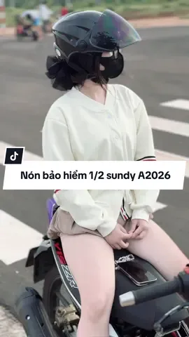 Nón 1/2 sundy A2026 mẫu đen bónh fom gọn nhẹ giá chưa tới 199k#sundy #nonbaohiem #mubaohiem #mubaohiemchinhhang #mubaohiemthoitrang #mubaohiemcokinh #mubaohiemdiphuot 
