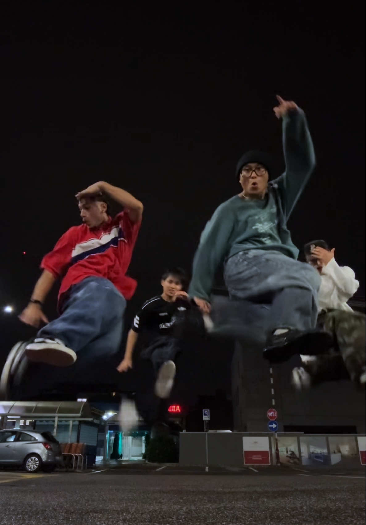we had to hit this w/ @Van Martarello 🔥 #dance #hiphop #fyp 
