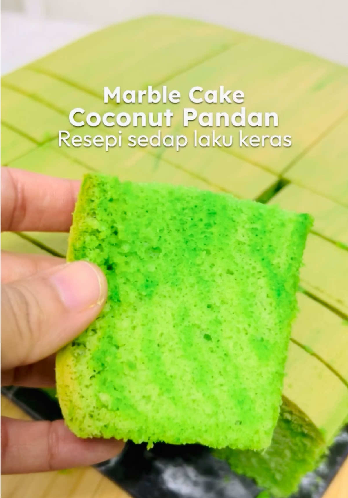 Husband request lagi kek marble ni. Kalini kita buat flavour coconut pandan pula. Sedap sangat tau korang. #kekmarble #marblecake #coconutpandancake #kekpandan #kualalumpur 