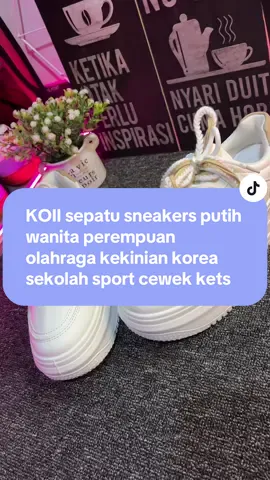 Sepatu sneakers putih wanita kekinian terbaru. #sepatuwanita #sepatufashion #sepatukoreanstyle #sepatuterbaru #sepatuimport 