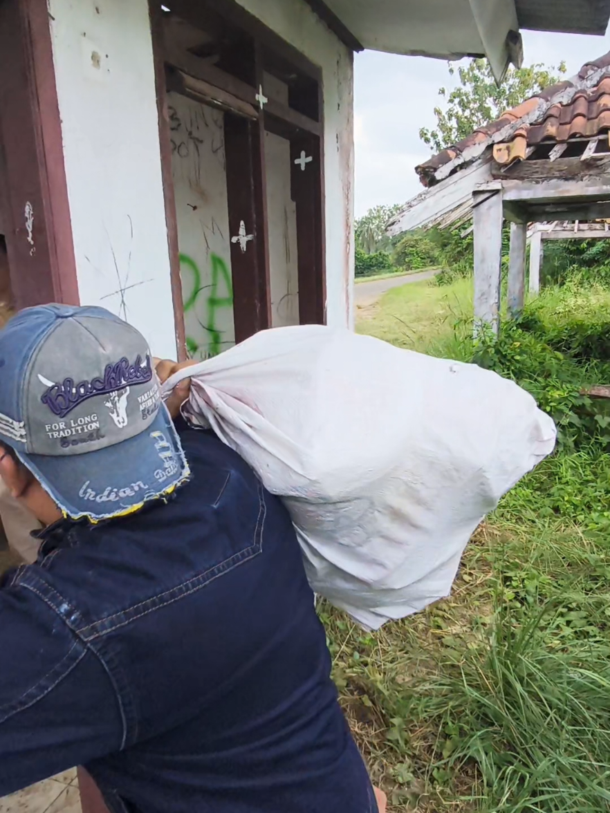 parodi demo di rumah Ahmad sahroni anggota DPR RI, video lucu