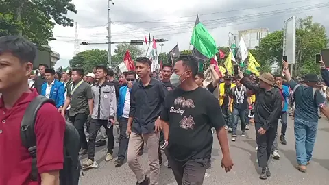 Allhamdulilah aksi damai mahasiswa Palembang di dprd sumsel (01/08) berjalan lancar aman dan damai, teruslah berjuanga anak2 ku sampaikan aspirasi kalian demi kebaikan bangsa negara dan rakyat.