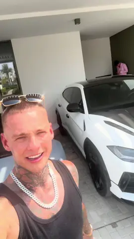 Urus performante and huracan evo spyder in my 20’s is crazy 