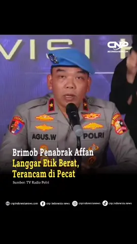 Mabes Polri menyampaikan perkembangan pemeriksaan terhadap 7 tersangka penabrak driver Ojek Online Affan Kurniawan. Saat ini saksi dan tersangka sudah dilakukan pendalaman pemeriksaan dan analisa didapat 2 kategori yakni pelanggaran berat yang dilakukan Kompol K dan Bripka R selaku driver Rantis. Bagi pelanggaran kode etik berat bisa dituntut Pemberhentian Tidak Dengan Hormat (PTDH) Sementara 5 anggota lainnya yakni Aipda MR, Briptu D, Bripda M, Barada J dan Baraka YD dikenakan pelanggaran kode etik Polri sedang. Dengan sanksi mutasi, penundaan pangkat hingga penundaan pendidikan. Sidang untuk kategori pelanggaran berat akan dilaksanakan pada Rabu (3/9/2025) untuk tersangka Kompol K dan Kamis (4/9/2025) sidang pelanggaran berat akan dilaksankan untuk tersangka Bripka R. Temukan Informasi terkait di cnpindonesianews.com Creator: M Iqbal Zulfikar  #cnpindonesianews #affankurniawan #driverojol #brimob 