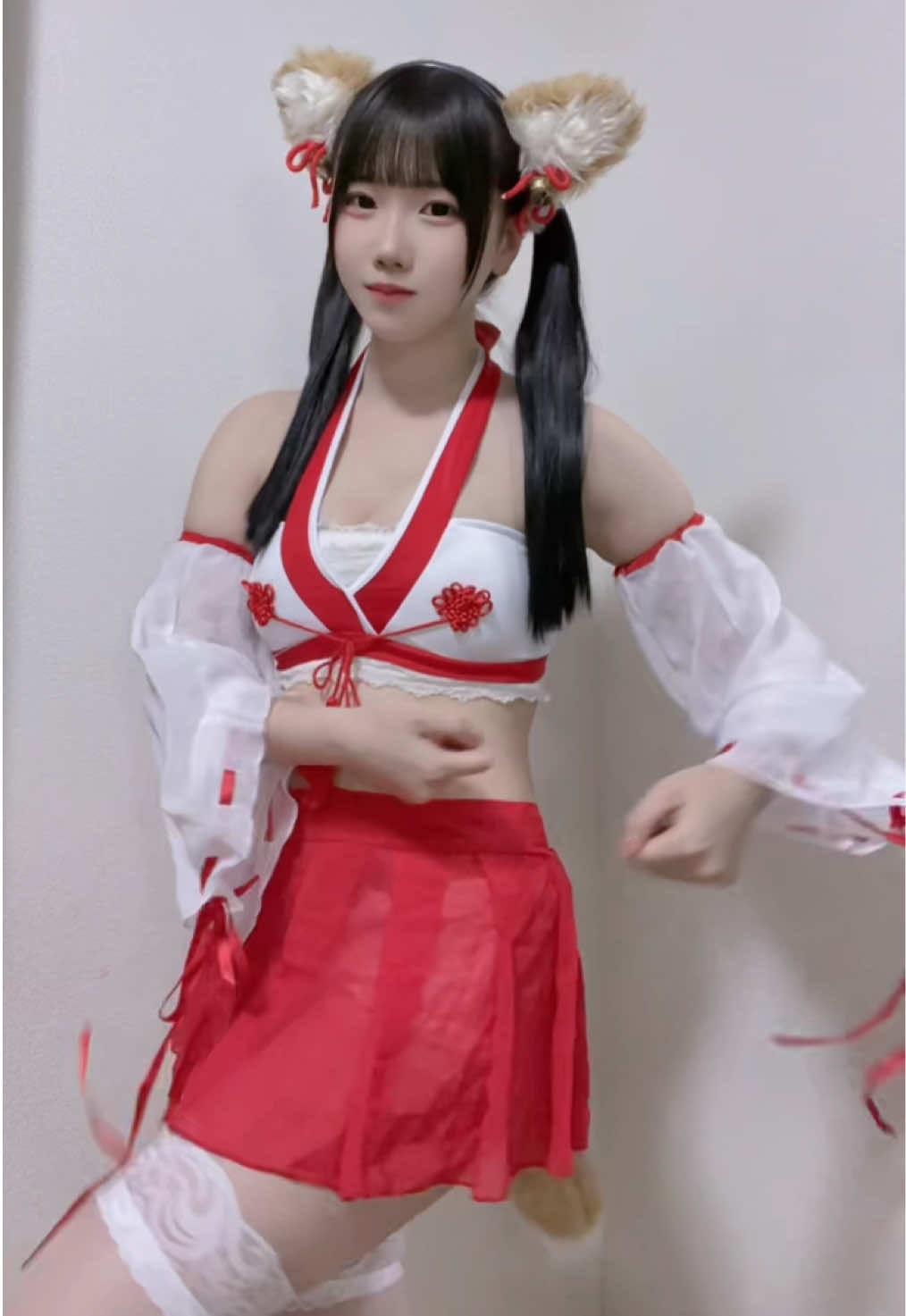 9月もTikTokがんばるよ！何のコスプレ見たい？⸝⸝> ·̫ <⸝⸝♥︎#狐 #巫女 #cosplay #fyp #fypシ゚ 