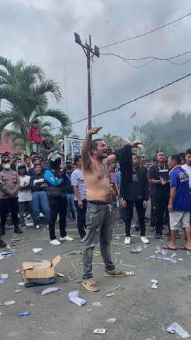 Menyala amang boru parsiantarr men wkwkwkw #siantar ##siantarcity #demo #turunkandpr #bubarkandpr 