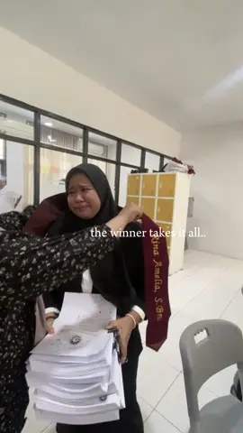 akhirnya perjuangan mendapatkan gelar telah terlaksana bangga sama diri sendiri bisa sampai di titik ini😭🙌🏻✨ akhirnya menyandang gelar S.Bns🥹#sidangskripsi 
