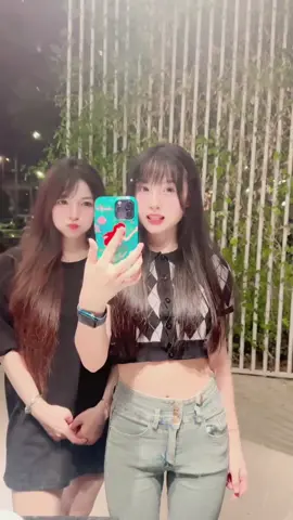 跟我媽一起拍有個缺點～💕 她的臉很小 又比我可愛🤣 #流量 #上推薦 #合拍 #舞蹈 