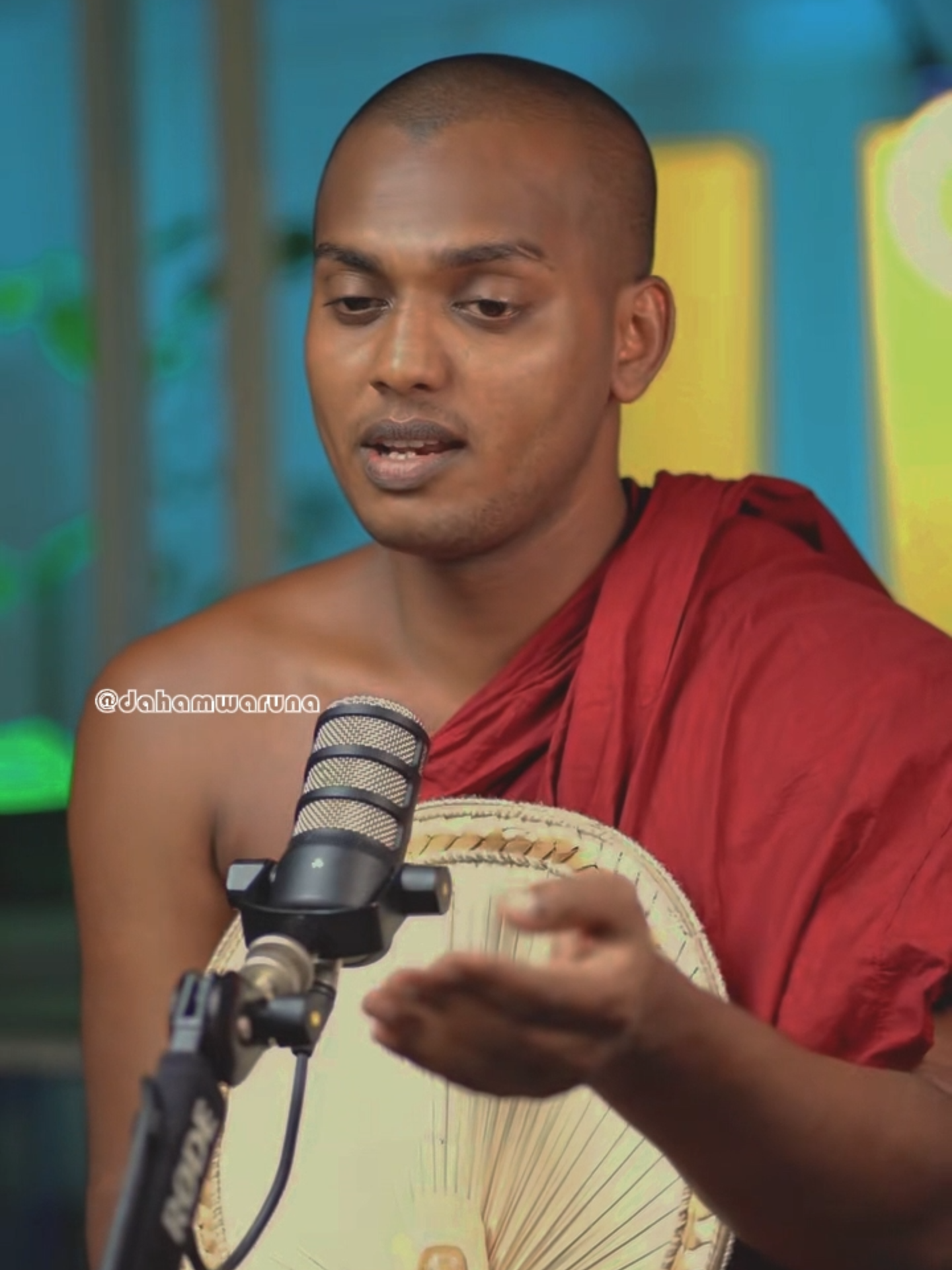 කෙළෙහිගුන තියෙන මිනිස්සු දුර්ලභයි...!🤍🌿 #kathnoruwe_siridhamma_himi #dahamwaruna #foryoupage  #viral