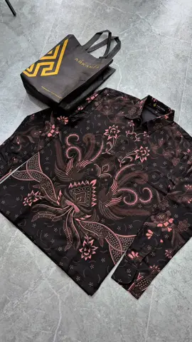 Kemeja batik Cocok nya dibawa kondangan si model slimfit #kemeja #batik #style #OOTD 