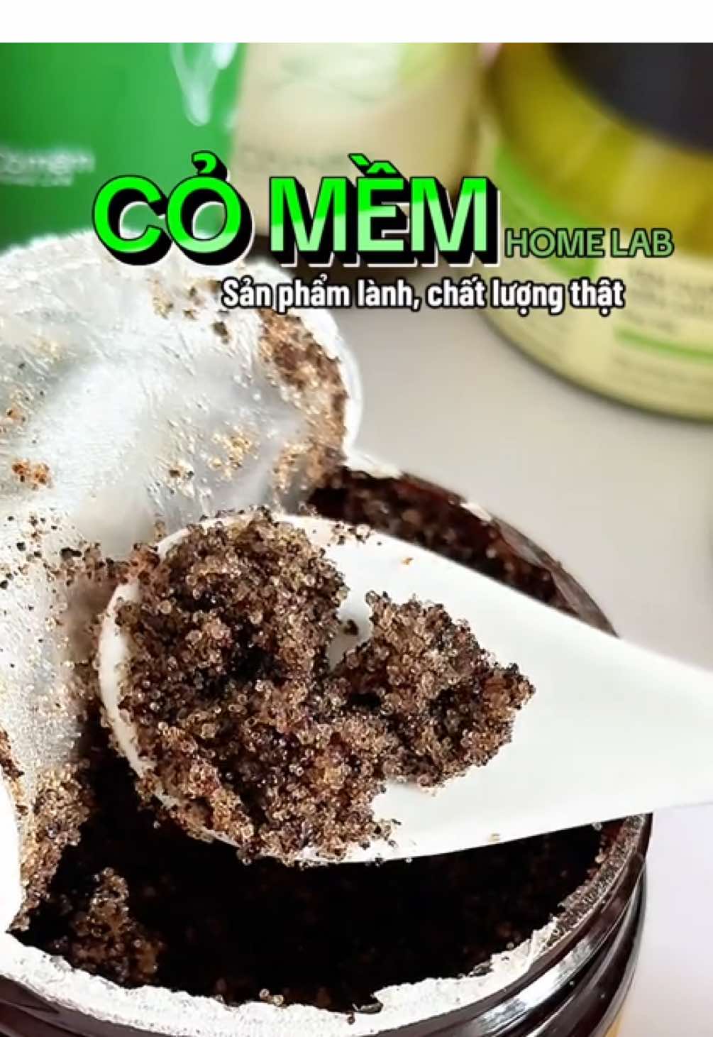Muối tắm an toàn lành tính nhà Cỏ Mềm là một trong những thương hiện sản phẩm tự nhiên an toàn cho mọi làn da #muoitam  Muối tắm cà phê cốt dừa thành phần từ muối biển, dầu oliu, dầu dừa, bột cà phê