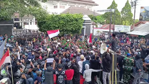 demo Temanggung ketika situasi masih kondusif.!! #lewatberanda #semuaorang #temanggung24jam  #kabupatentemanggung 