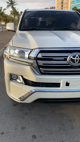 luxurycars#speedstars⚡⚡⚡ #landcruiser_v8  #foryoupage❤️❤️ #follow 