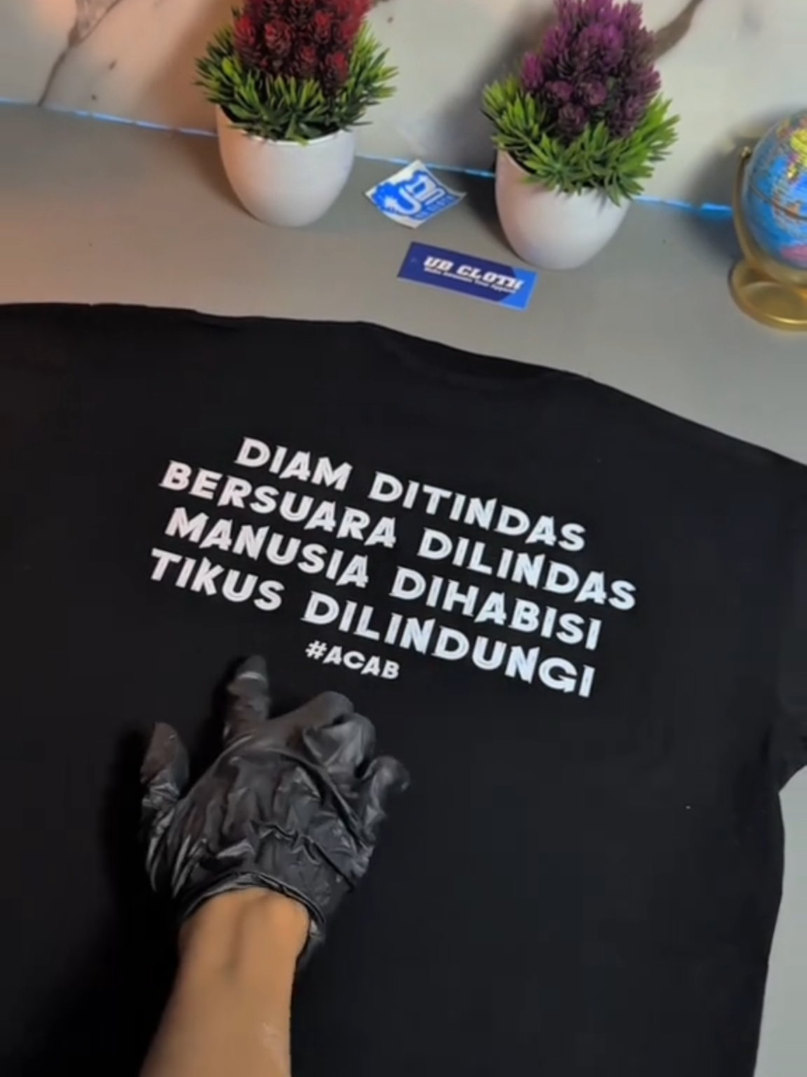 Membalas @sidoelfernandez123 Tunjukkan solidaritas sebagai manusia 🔥 #ripdemokrasi #ojol #brimob #silake5pancasilakemana