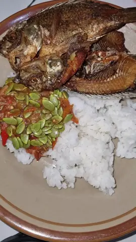 Sambel pete best bangettt bikin nambah nasi 🤤🤤 #bikinlaper #masakanrumahan #makananviral #mukbang 