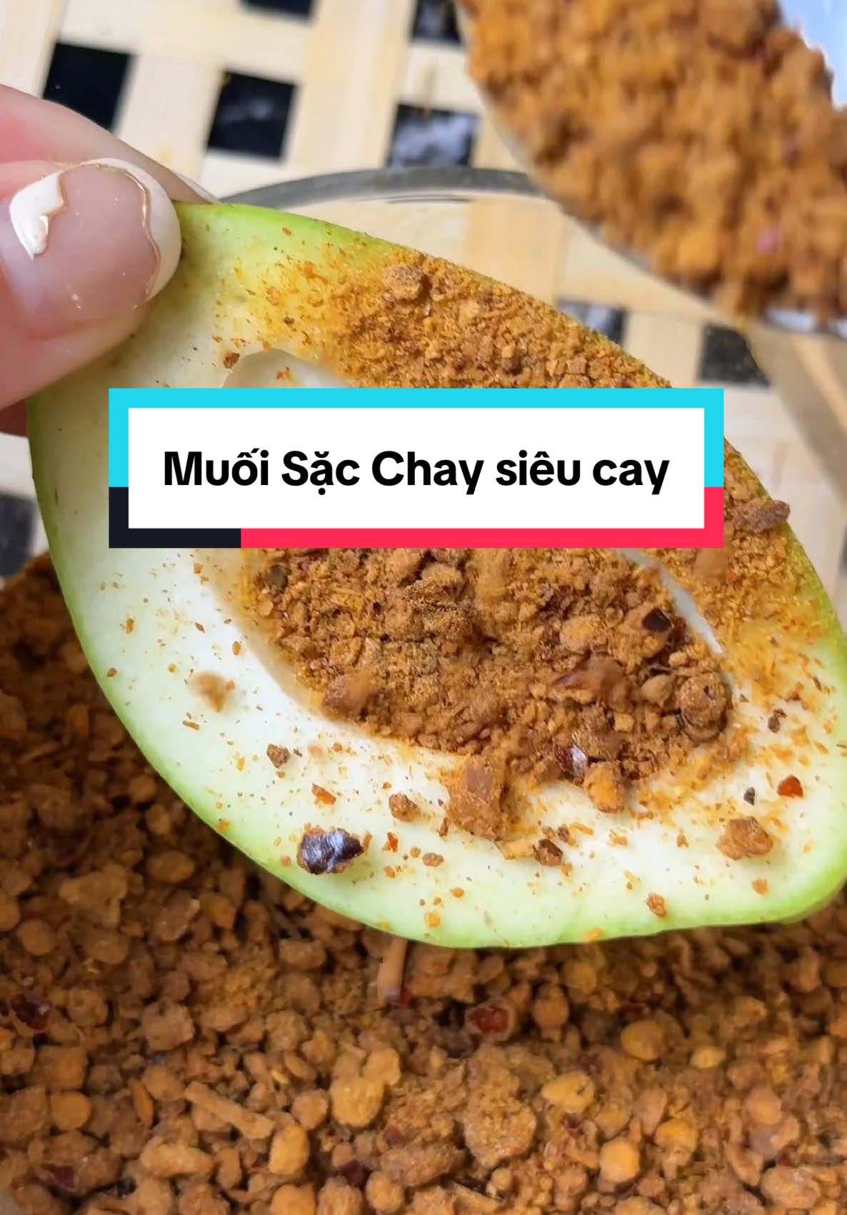 Muối Sặc chay mà còn siêu cay, chấm trái cây bánh tránh siêu hợp . cay nhưng ngon nên ráng kkkkm#duyenoioi #food #ancungtiktok #reviewfood #muoisacchay #muoisac 