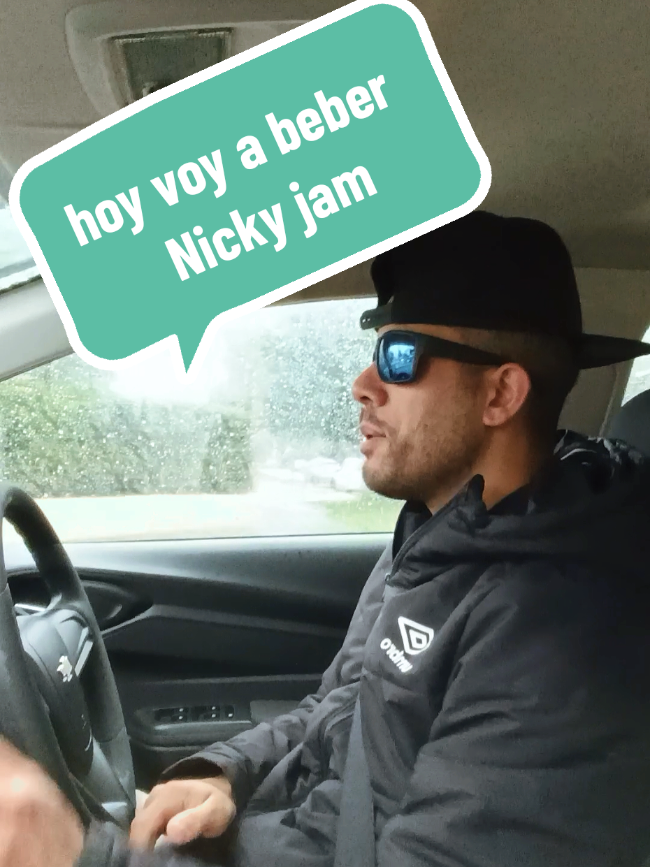 día de lluvia pero hay que meterle #nickyjam #hoyvoyabeber #nickyjamoficial #lluvia@Nicky Jam 