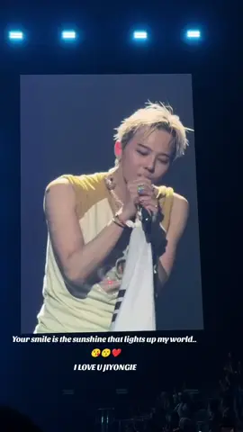 cinta km Jiyong..  cinta cinta cinta bangeeeetttt..  ngebetttt bgt 😝😙❤#kingofkpop #ubermensch #GDRAGON #지드래곤 #kwonjiyong 