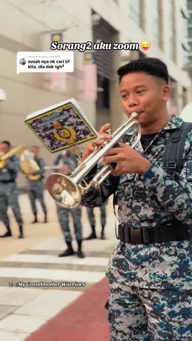 Replying to @Nsmh Akak ni org tutup muka dengan Music Note pun aku gi jengah 🤣 hah, ada tak bf kat situ?  Akak dah tawaf, Sorg2 dah akak focus tu hati ii, jgn sampai terpilih suami org dlm ni ramai nampak bergerak solo 🎼🎧🥁🪇🎷🪘 #abangEFOSpadu🔥 #tudm #PPTUDM #merdeka68🇲🇾 #kakakhighway 
