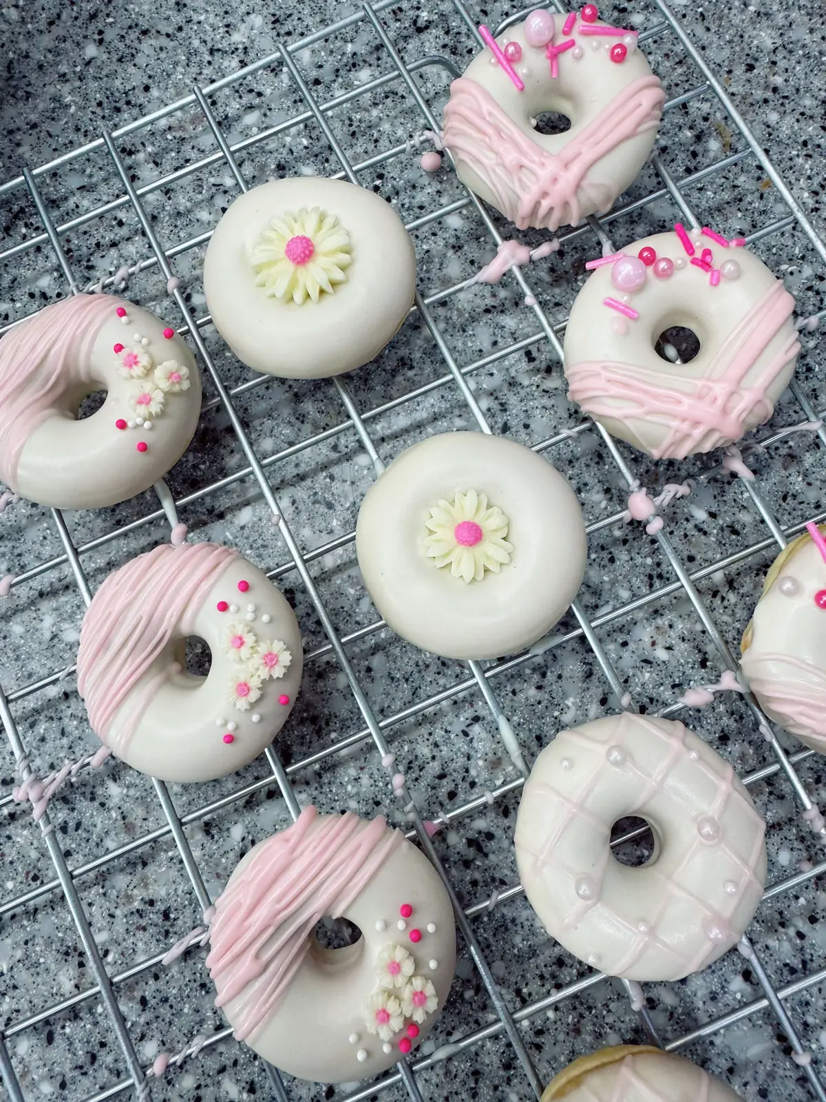 Dah masuk musim order warna pinkkkkkkkkkk#minidonuts #minidonutpancake #fyp #dessertmelawati #dessertsoftiktok 
