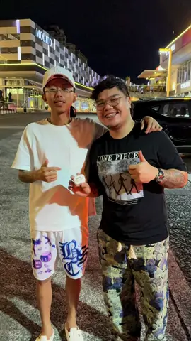 Fan boy muna tayo! G WOLF! 