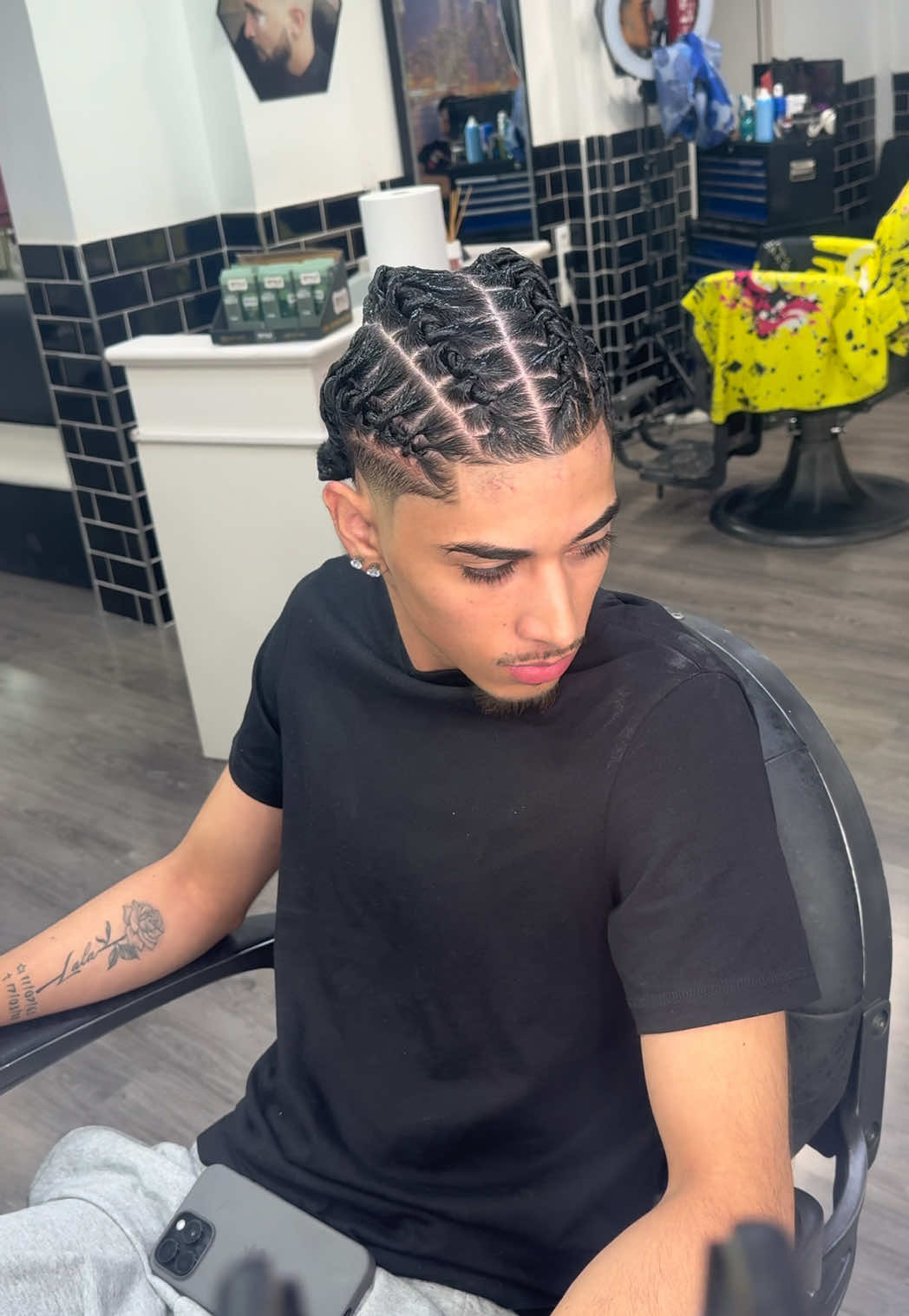Barrel twist para el bro #barreltwist #barreltwistlocstyles #barreltwists #barreltwistmadrid #barreltwistespaña #barreltwistmen #barreltwistlocstyle #barrelbraidstyles 
