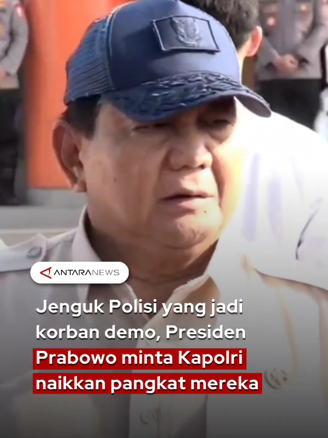 Replying to @vani4940 Presiden Prabowo Subianto memerintahkan Kapolri Jenderal Listyo Sigit Prabowo untuk menaikkan pangkat luar biasa kepada para polisi yang menjadi korban akibat kericuhan aksi demo pada beberapa waktu terakhir. Arahan tersebut disampaikan langsung oleh Presiden usai menjenguk korban di RS Polri, Kramat Jati, Jakarta Timur, Senin (1/9/2025). Presiden Prabowo juga menekankan bahwa para aparat sudah menjalankan tugas konstitusional menjaga keamanan. Ia menilai, aksi demo yang anarkis telah melampaui batas dan merugikan rakyat. #prabowosubianto #presidenprabowo #polri #kapolri #kenaikanpangkat 