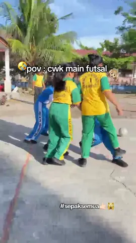 trnyata ciwik ciwik asofensx jago main futsal yah teman teman, HAHAHAH😭😭😭 #asik #heboh #viraltiktok #fyppppppppppppppppppppppp #viral 