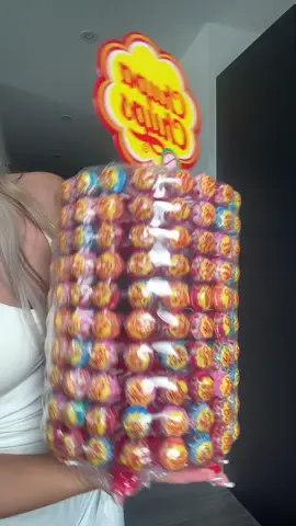 200 lollies!! 🤩 @brandszone01 #chuppachups #lollies #TikTokMadeMeBuyIt #sweettooth #paydaysale 